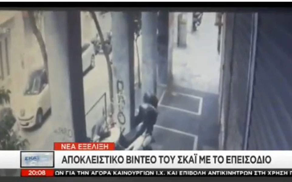 Βίντεο ντοκουμέντο από την επίθεση στο γραφείο του Μ. Βαρβιτσιώτη